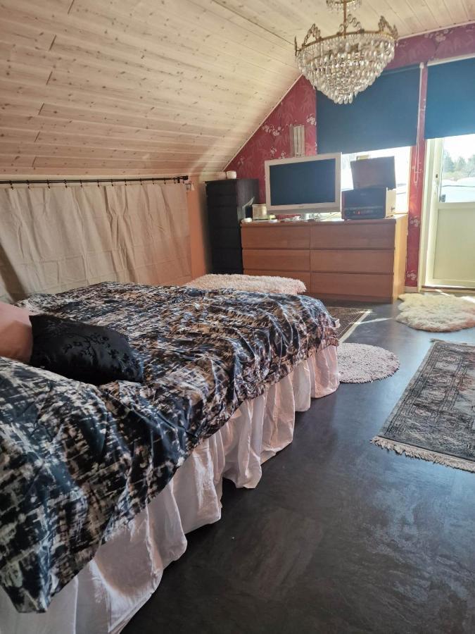 Charming Room With Big Bed Lulea Exterior photo